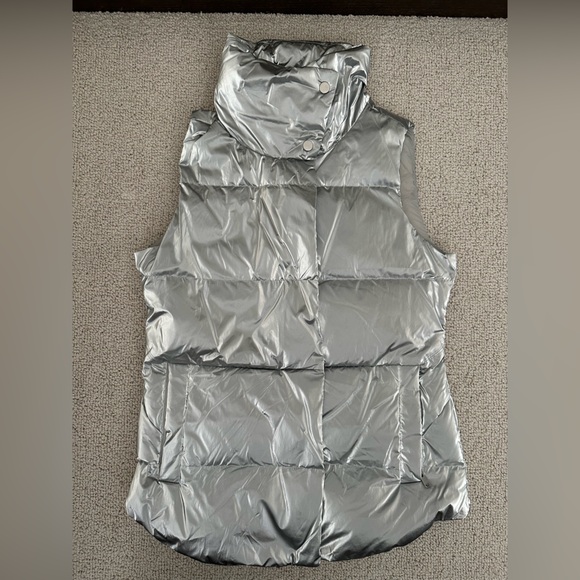EUC Athleta Silver Puffer Vest - Picture 1 of 7